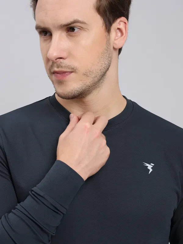 Men Solid Slim Fit Crew Neck T-shirt with ELASTO PLUS - Image 3