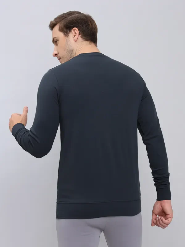 Men Solid Slim Fit Crew Neck T-shirt with ELASTO PLUS - Image 4