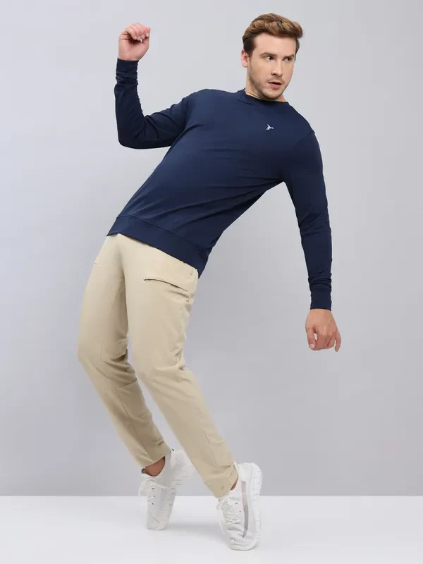 Men Solid Slim Fit Crew Neck T-shirt with ELASTO PLUS - Image 4