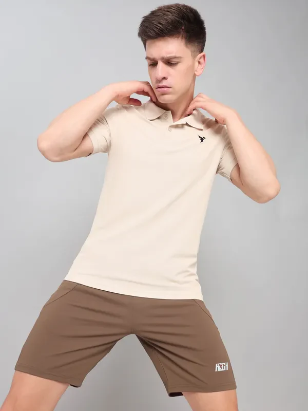 Men Solid Slim Fit Polo T-shirt with MATPIQ
