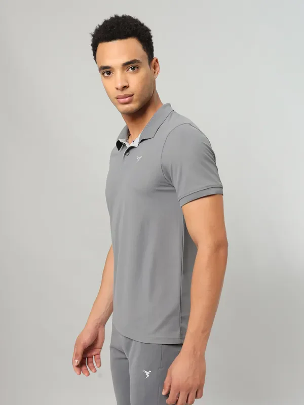 Men Solid Slim Fit Polo T-shirt with MATPIQ - Image 4