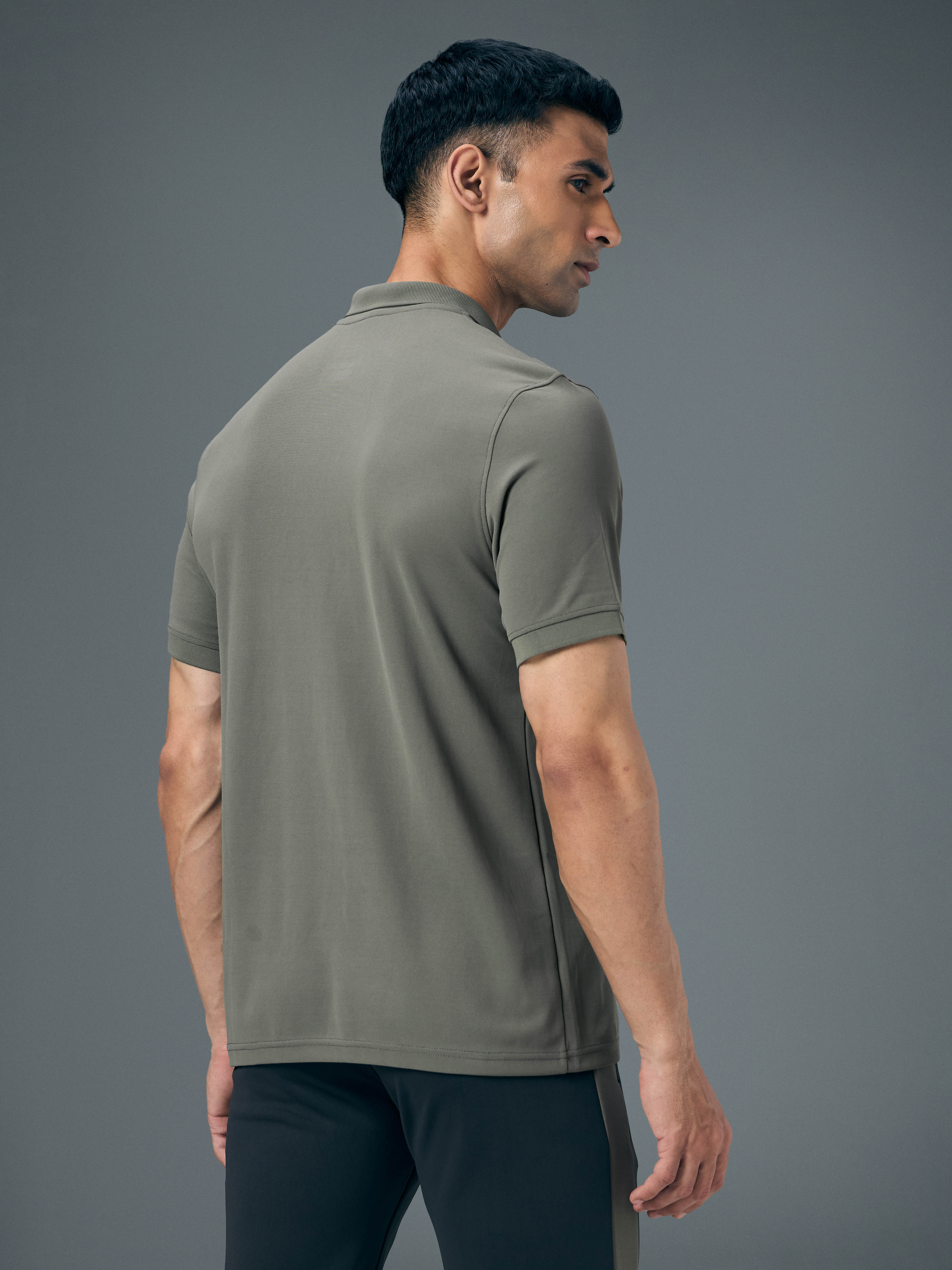 Men Solid Slim Fit Polo T-shirt with MATPIQ - Image 3