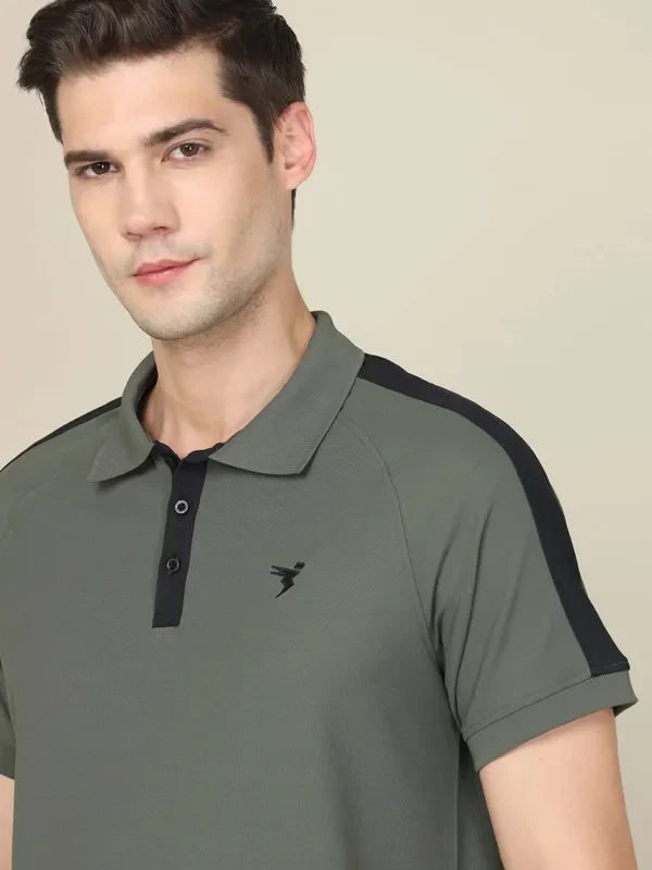 Men Colorblock Slim Fit Polo T-shirt with MATPIQ - Image 6
