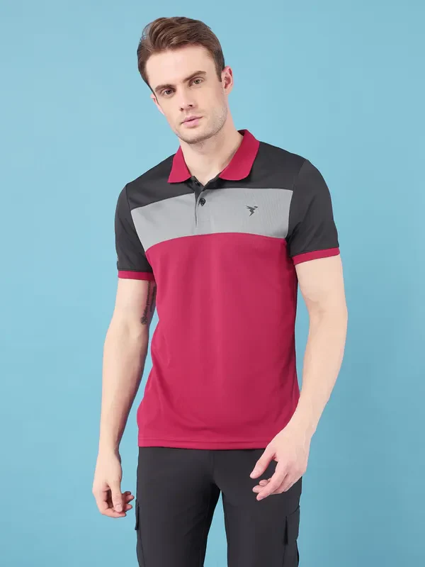 Men Colorblock Slim Fit Polo T-shirt with TECHNO COOL+