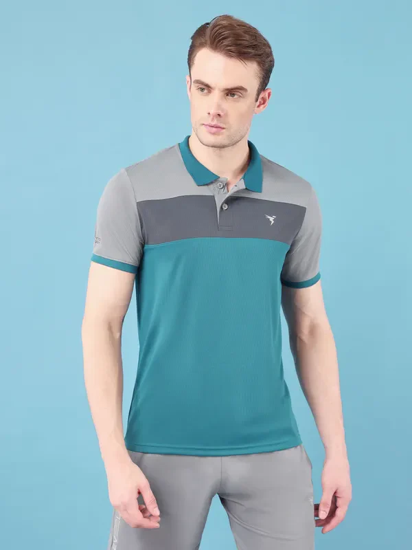Men Colorblock Slim Fit Polo T-shirt with TECHNO COOL+