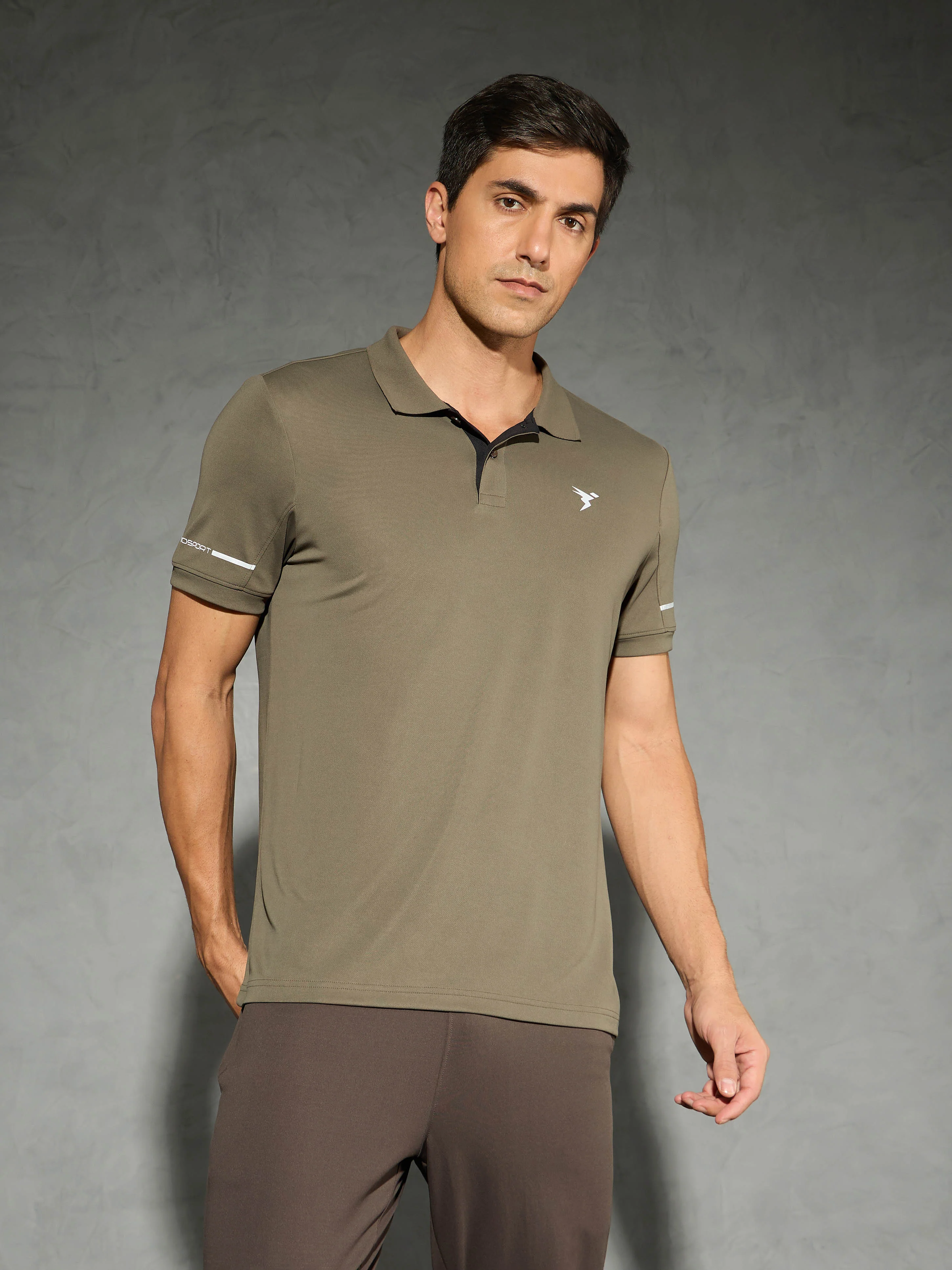 Men Solid Slim Fit Polo T-shirt with TECHNO COOL+