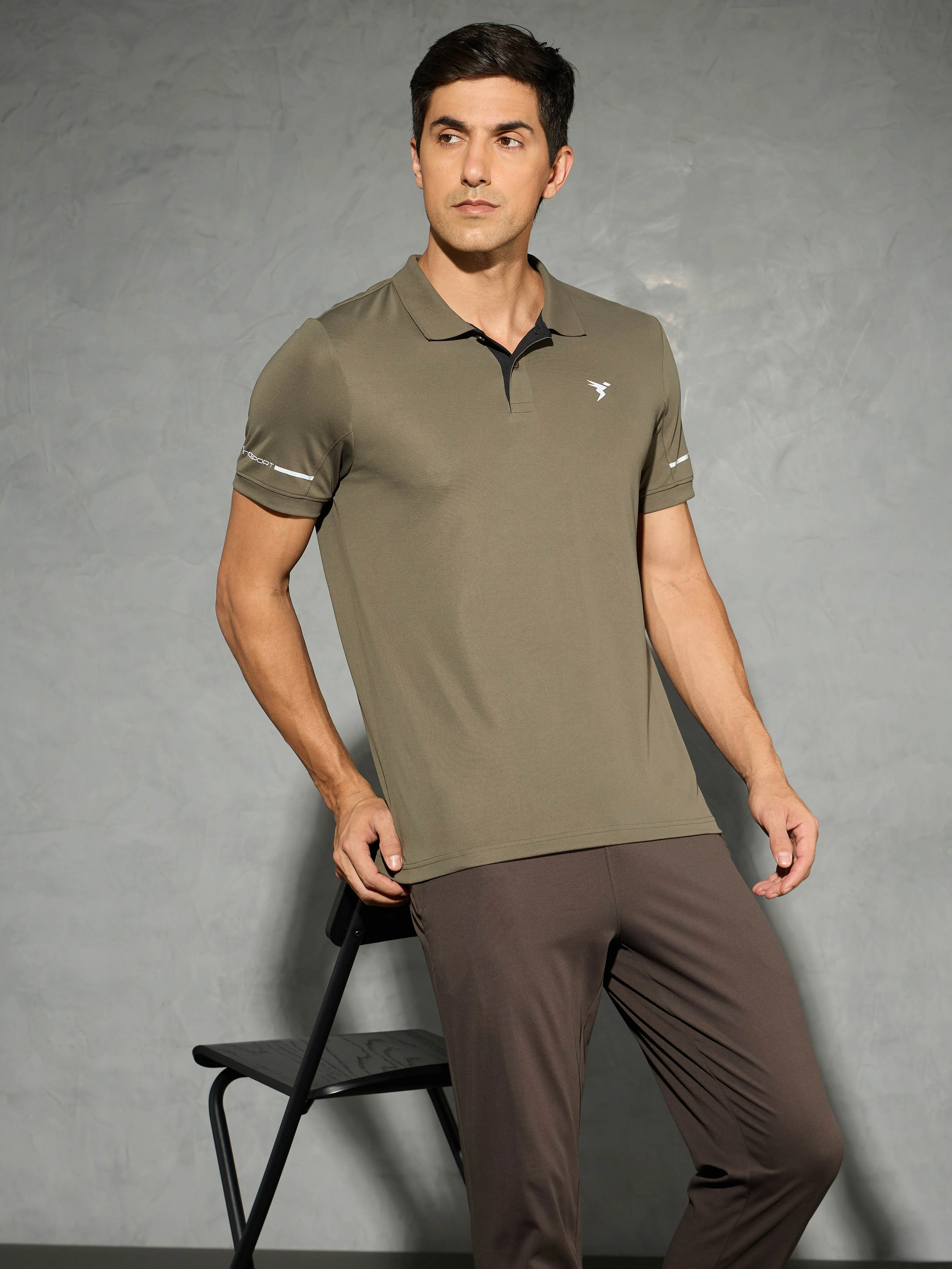 Men Solid Slim Fit Polo T-shirt with TECHNO COOL+ - Image 2