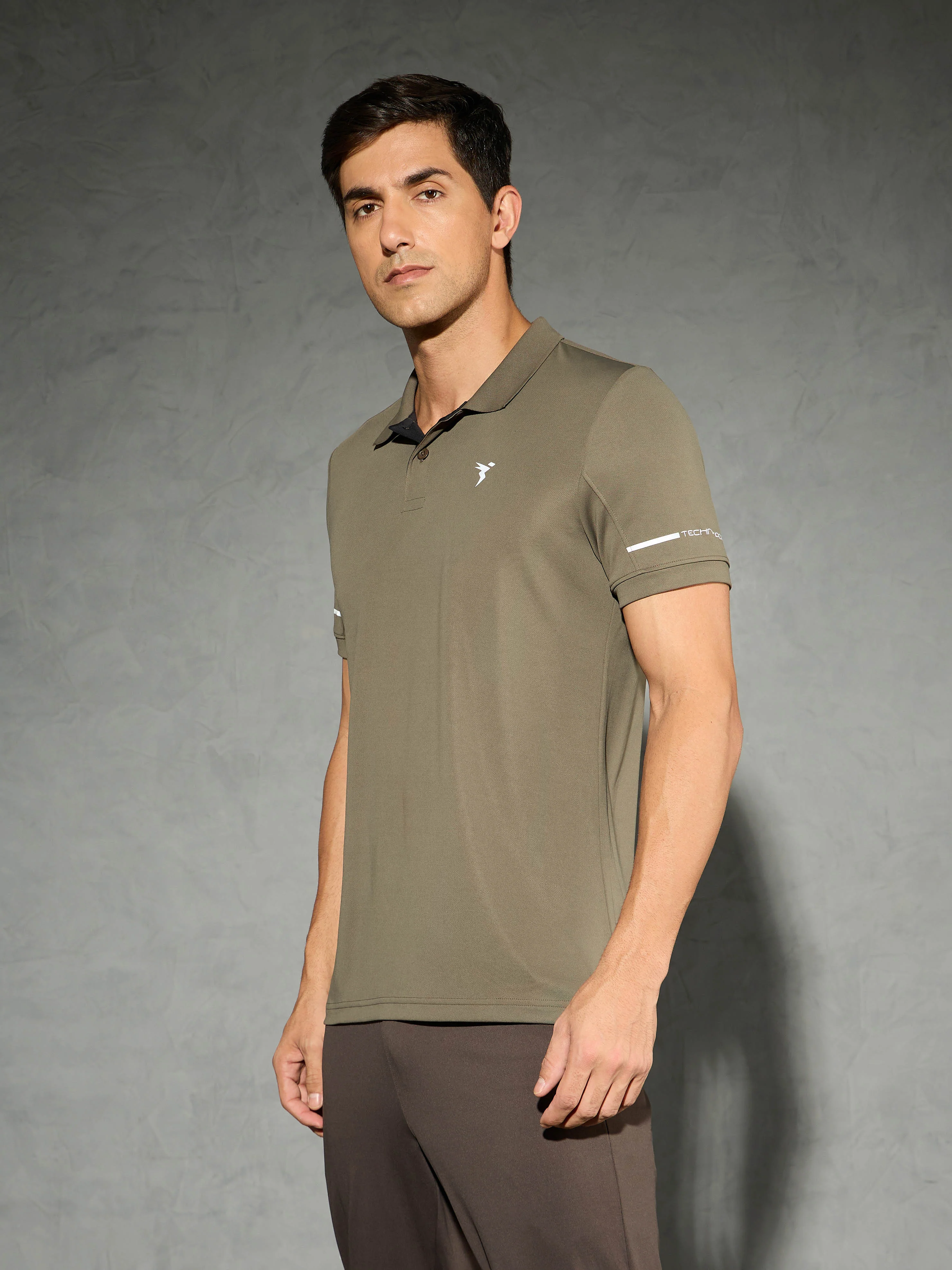 Men Solid Slim Fit Polo T-shirt with TECHNO COOL+ - Image 4