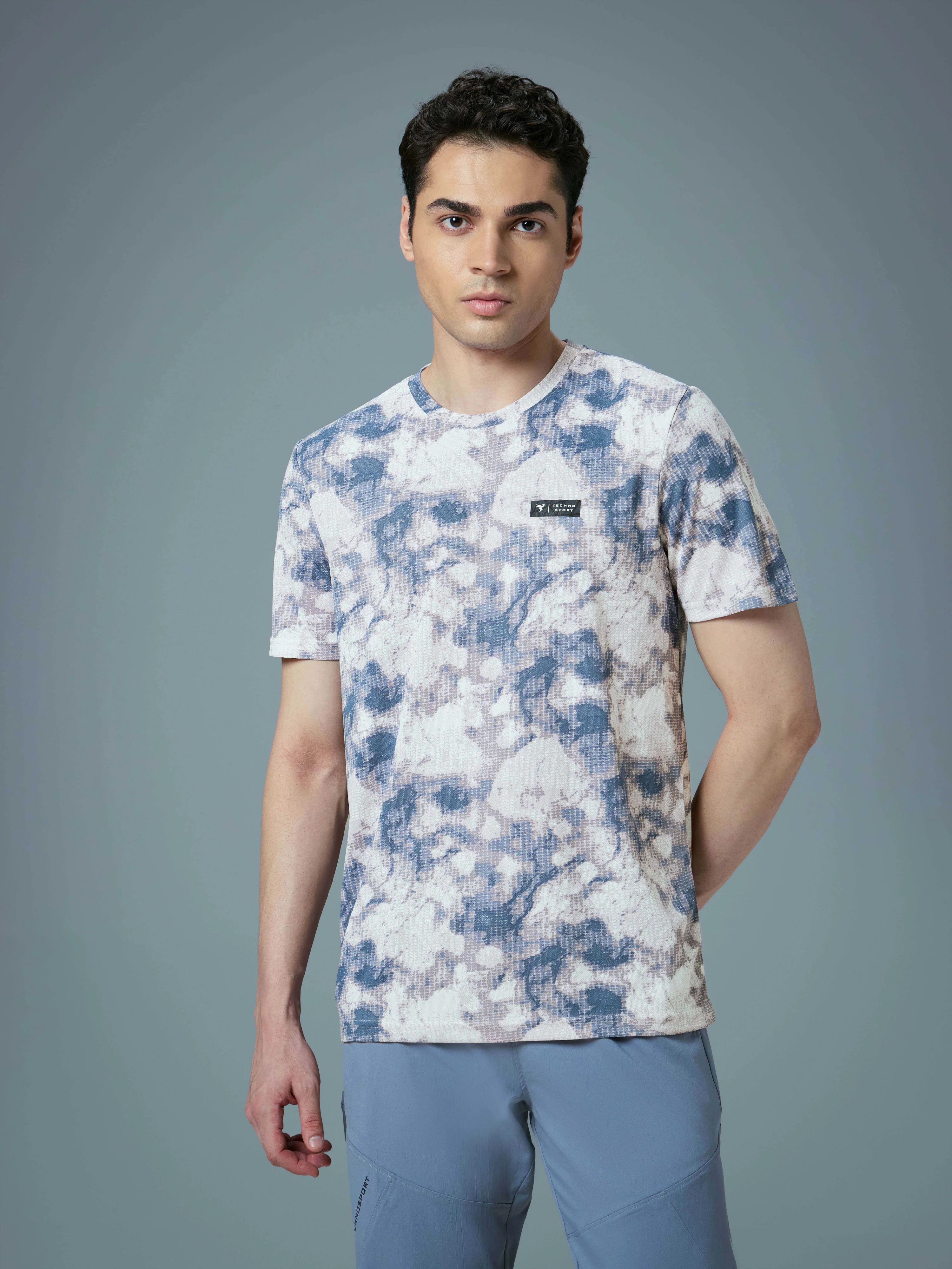 Men Abstract Print Slim Fit Crew Neck T-shirt with TECHNO COOL+ - Image 2