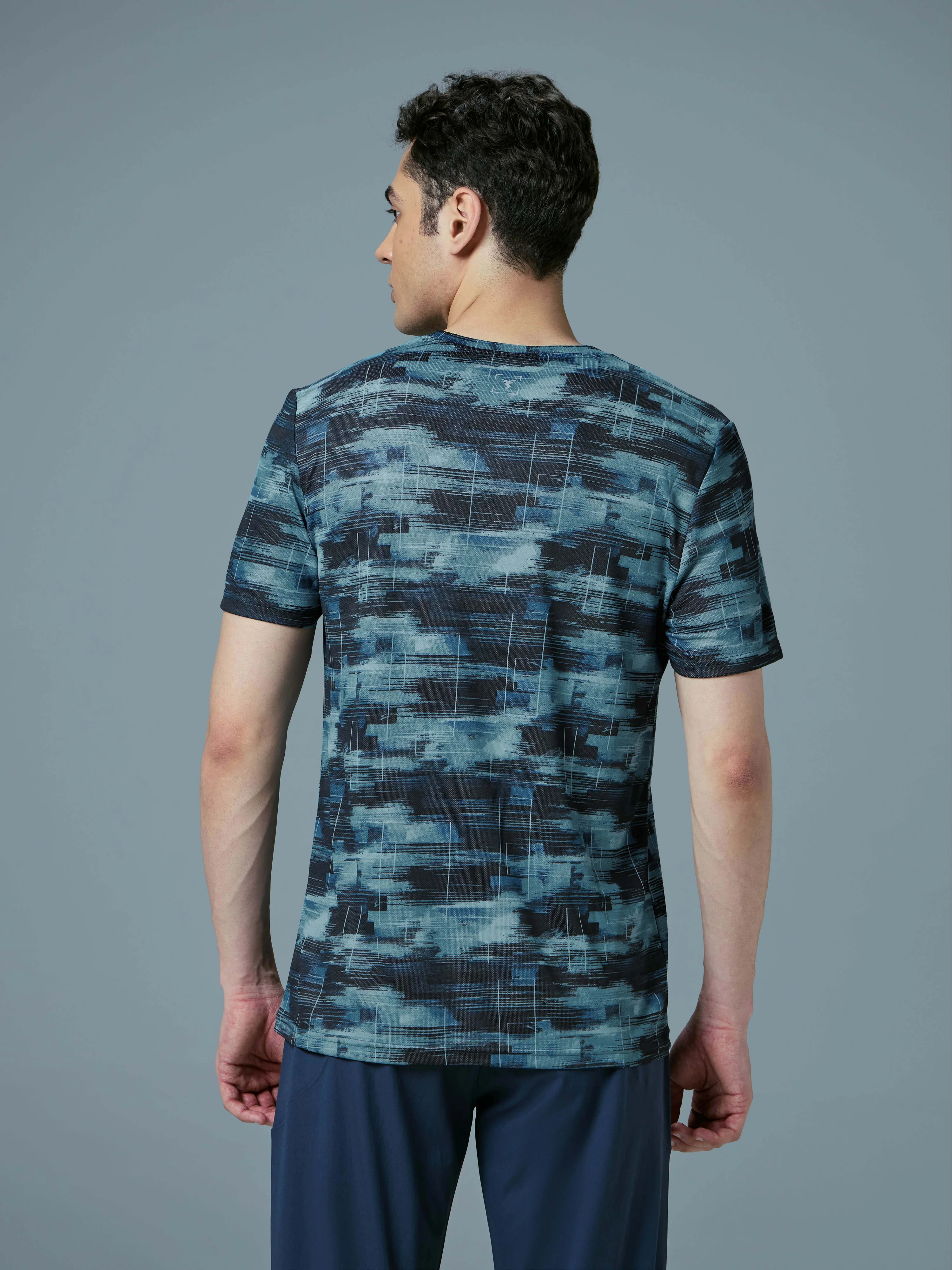 Men Abstract Print Slim Fit Crew Neck T-shirt with TECHNO COOL+ - Image 2