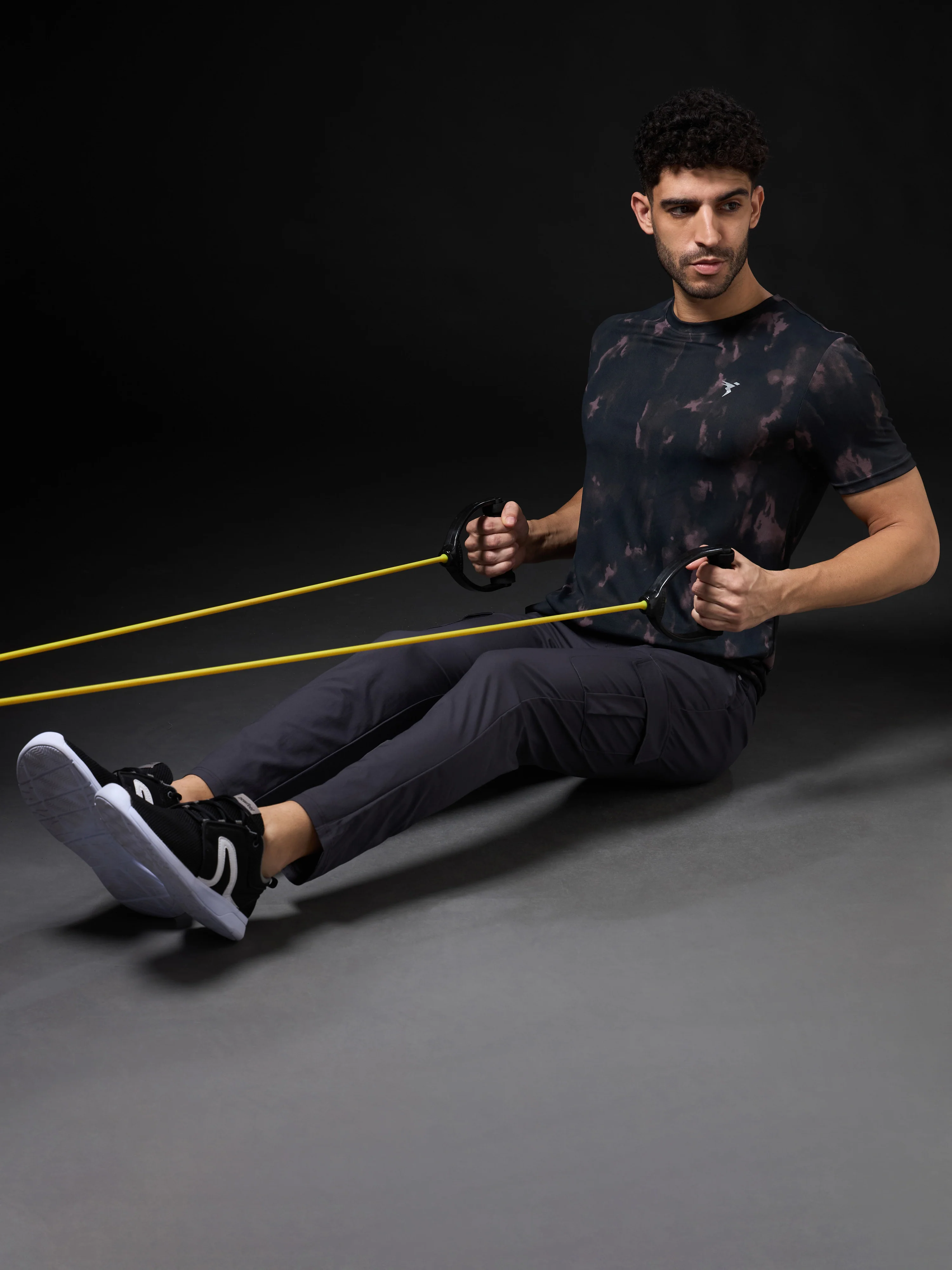 Men Abstract Print Slim Fit Crew Neck T-shirt with TECHNO COOL+ - Image 5