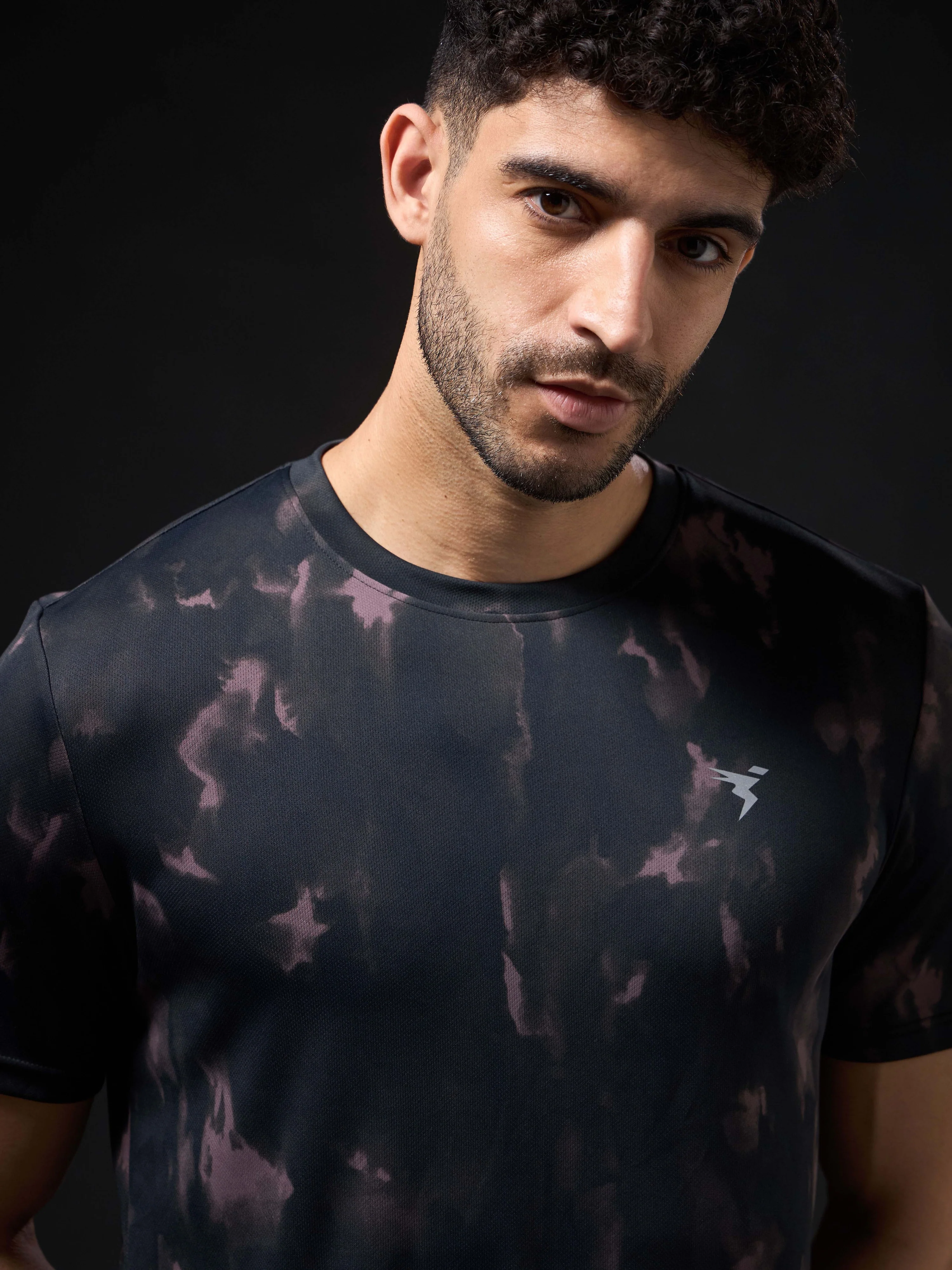 Men Abstract Print Slim Fit Crew Neck T-shirt with TECHNO COOL+ - Image 6