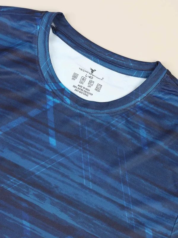 Men Abstract Print Slim Fit Crew Neck T-shirt with TECHNO COOL+ - Image 7