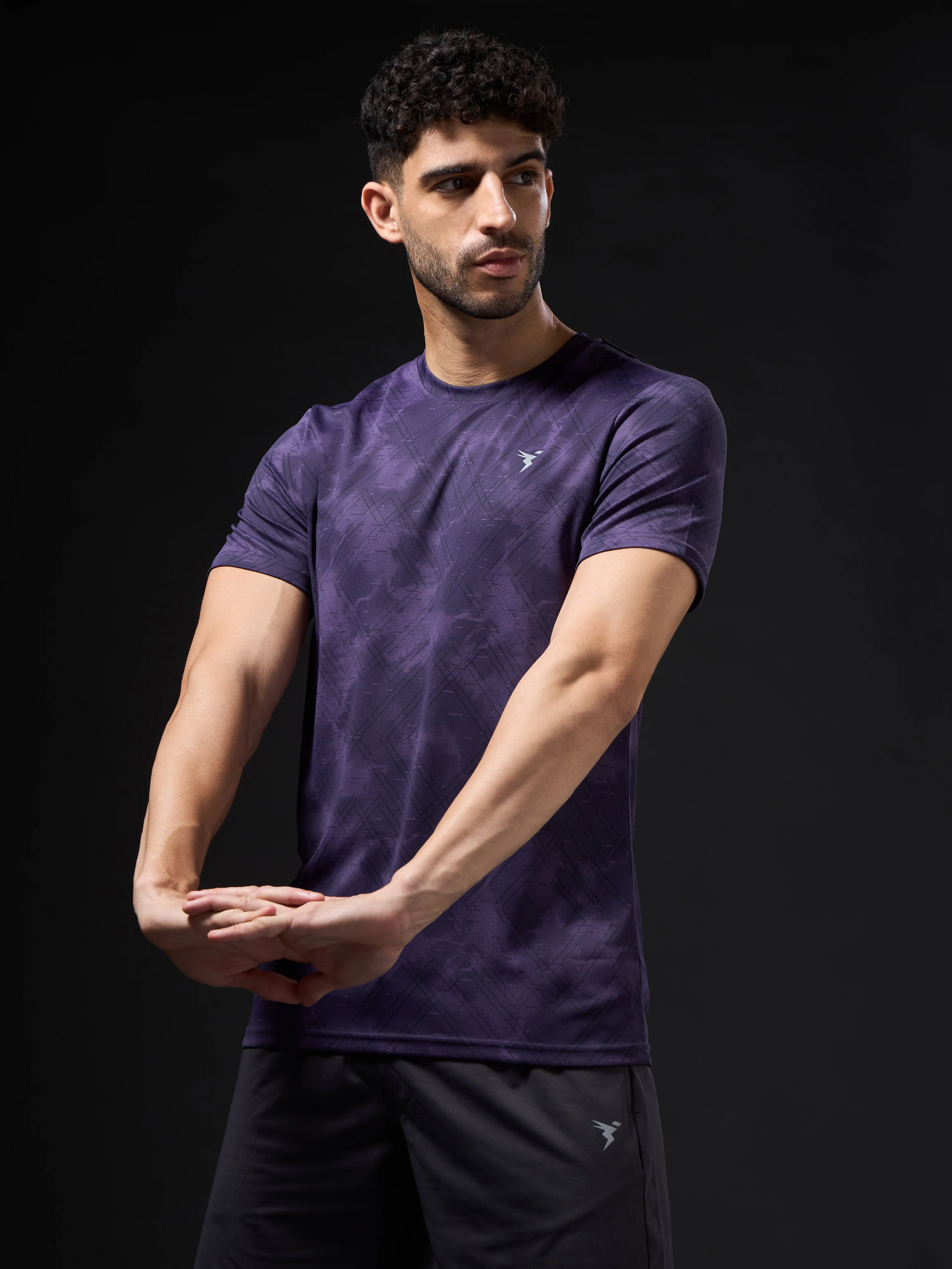 Men Abstract Print Slim Fit Crew Neck T-shirt with TECHNO COOL+ - Image 4