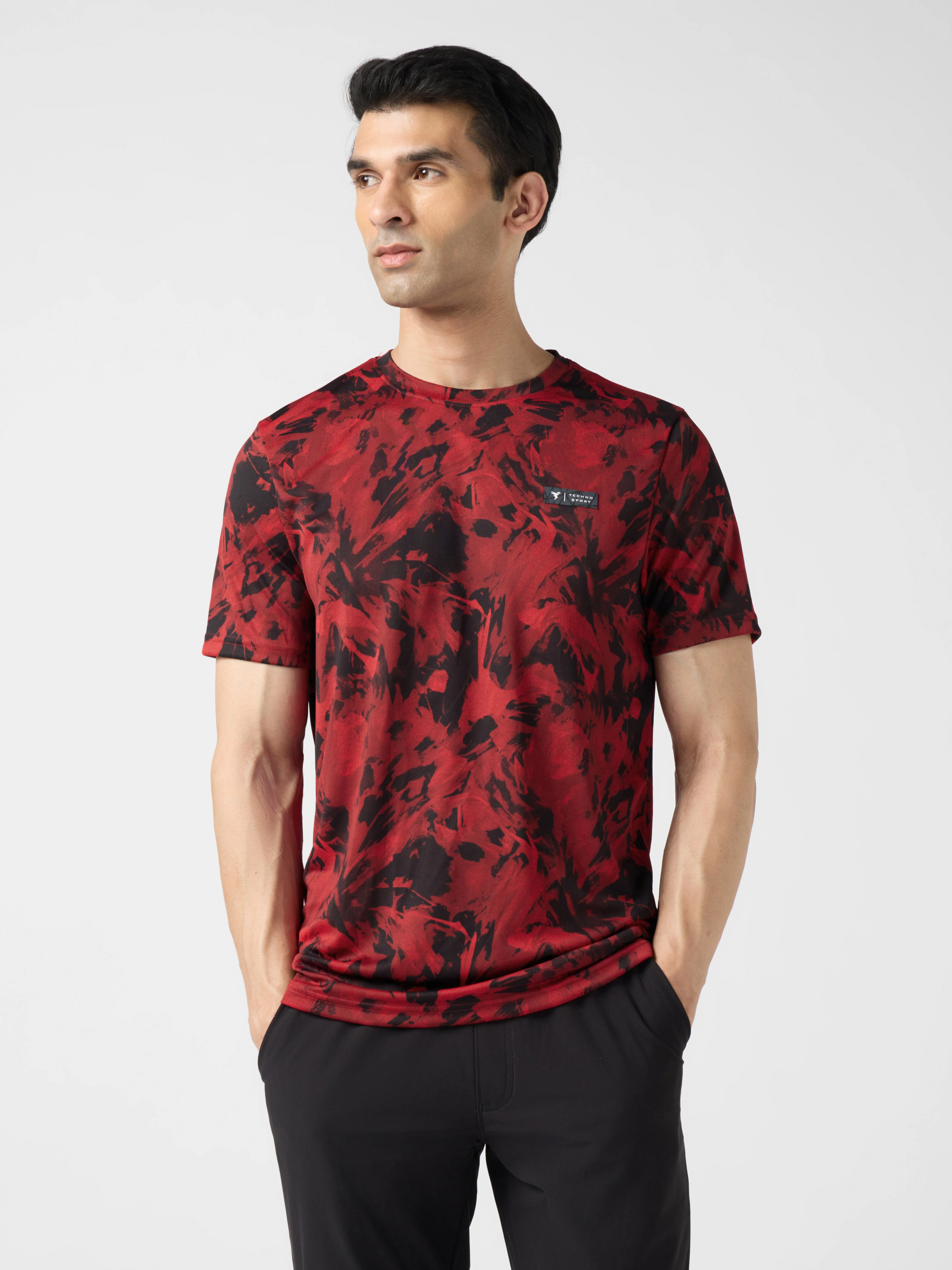 Men Abstract Print Slim Fit Crew Neck T-shirt with TECHNO COOL+ - Image 2