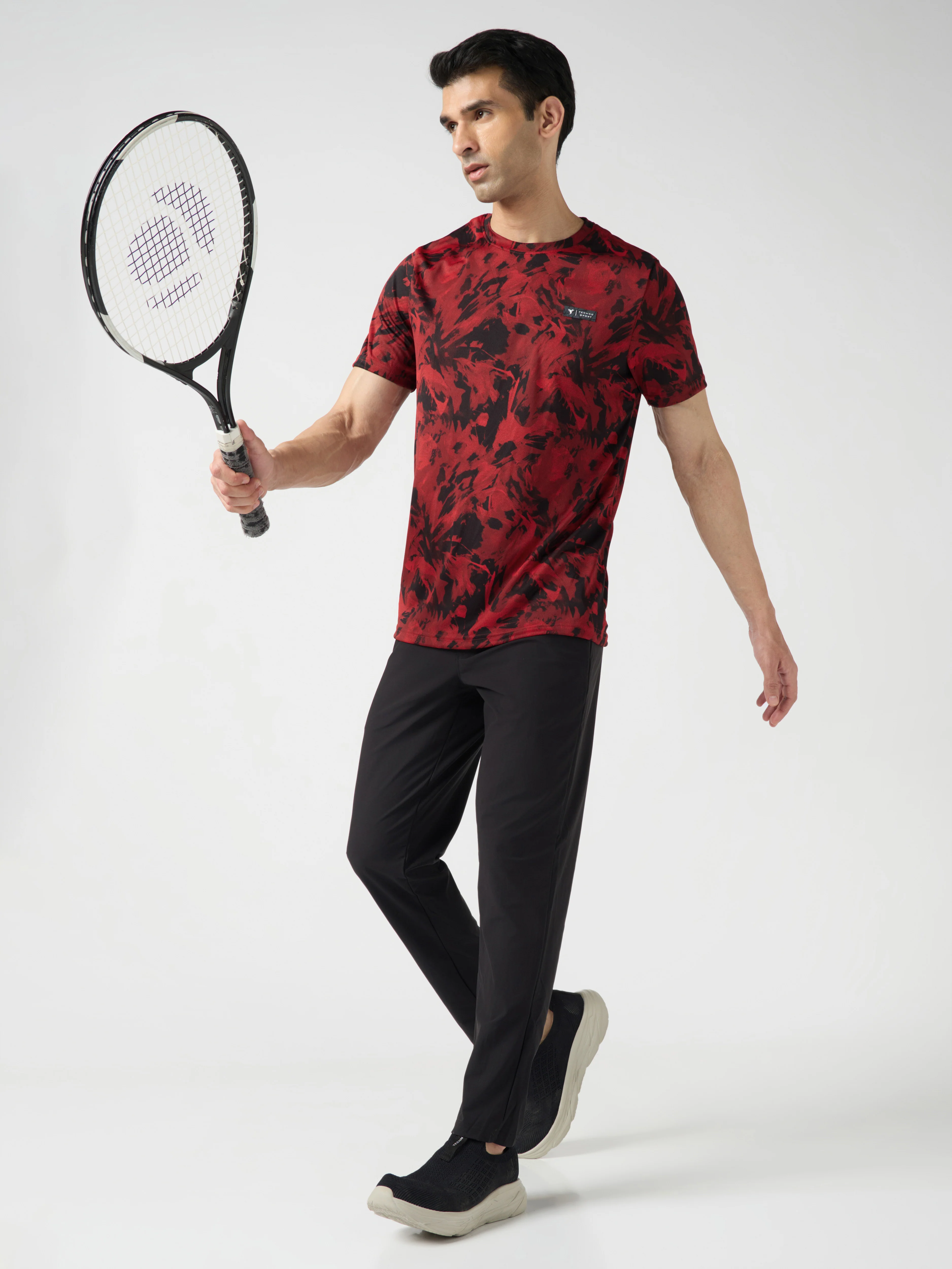Men Abstract Print Slim Fit Crew Neck T-shirt with TECHNO COOL+ - Image 5