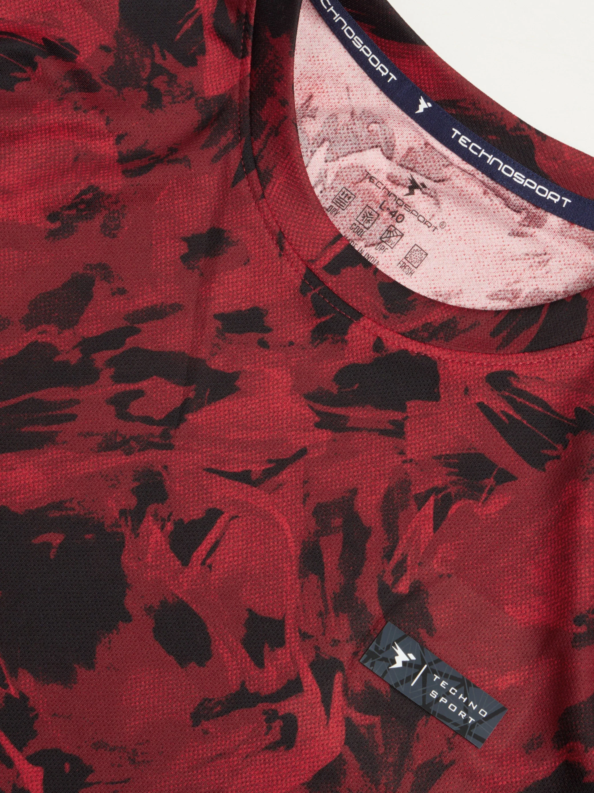 Men Abstract Print Slim Fit Crew Neck T-shirt with TECHNO COOL+ - Image 8