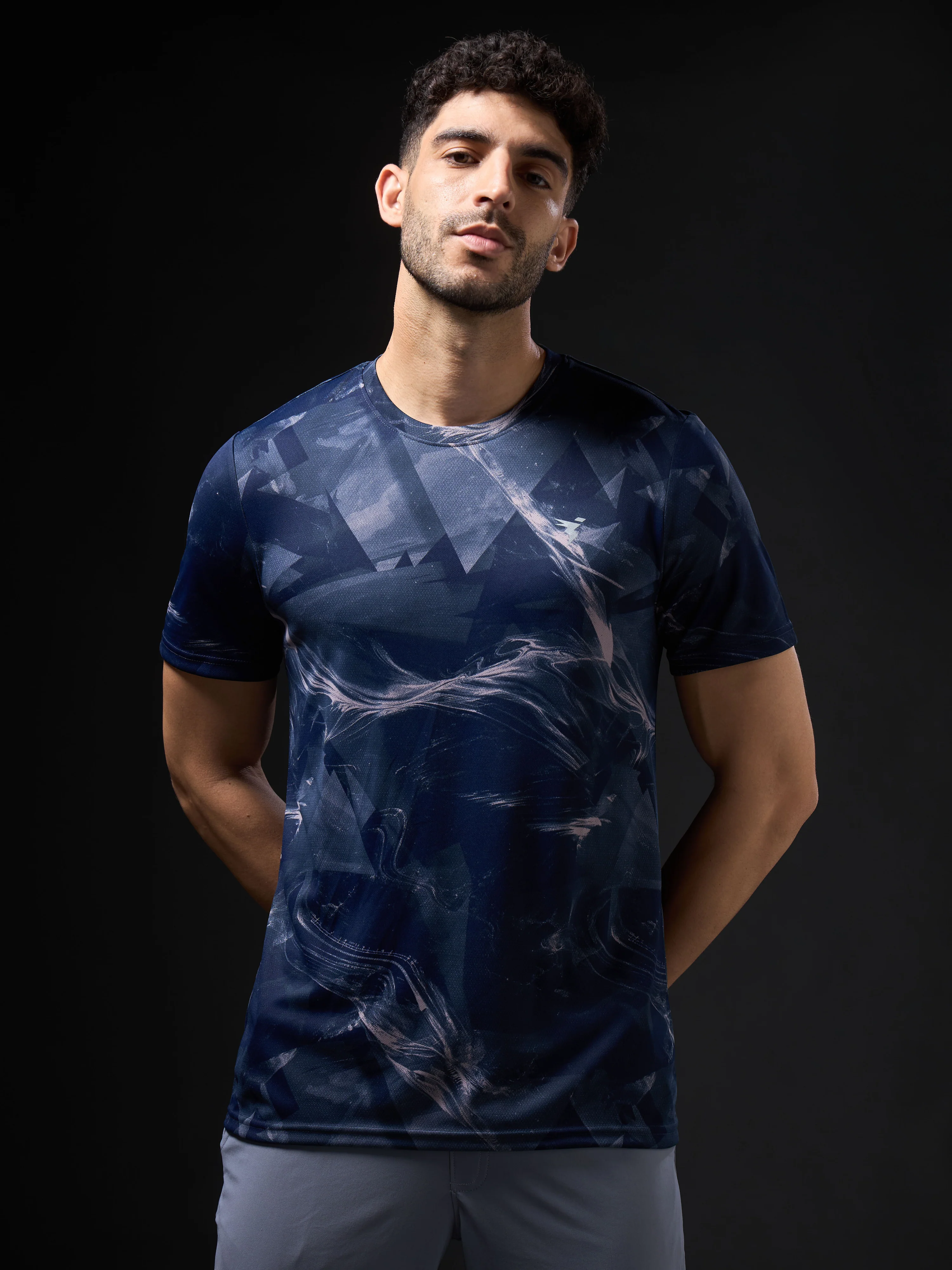 Men Abstract Print Slim Fit Crew Neck T-shirt with TECHNO COOL+ - Image 2