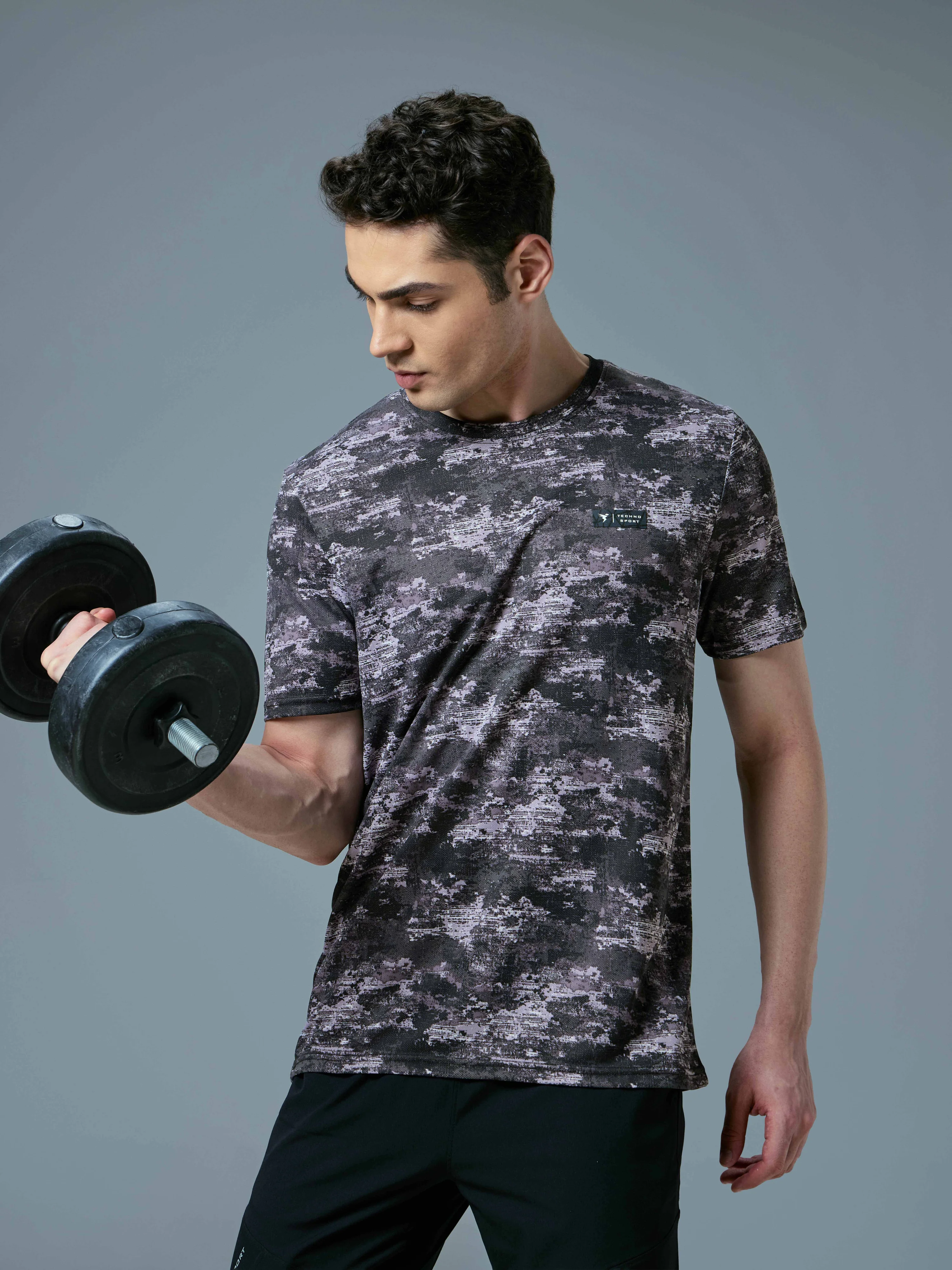Men Abstract Print Slim Fit Crew Neck T-shirt with TECHNO COOL+ - Image 2