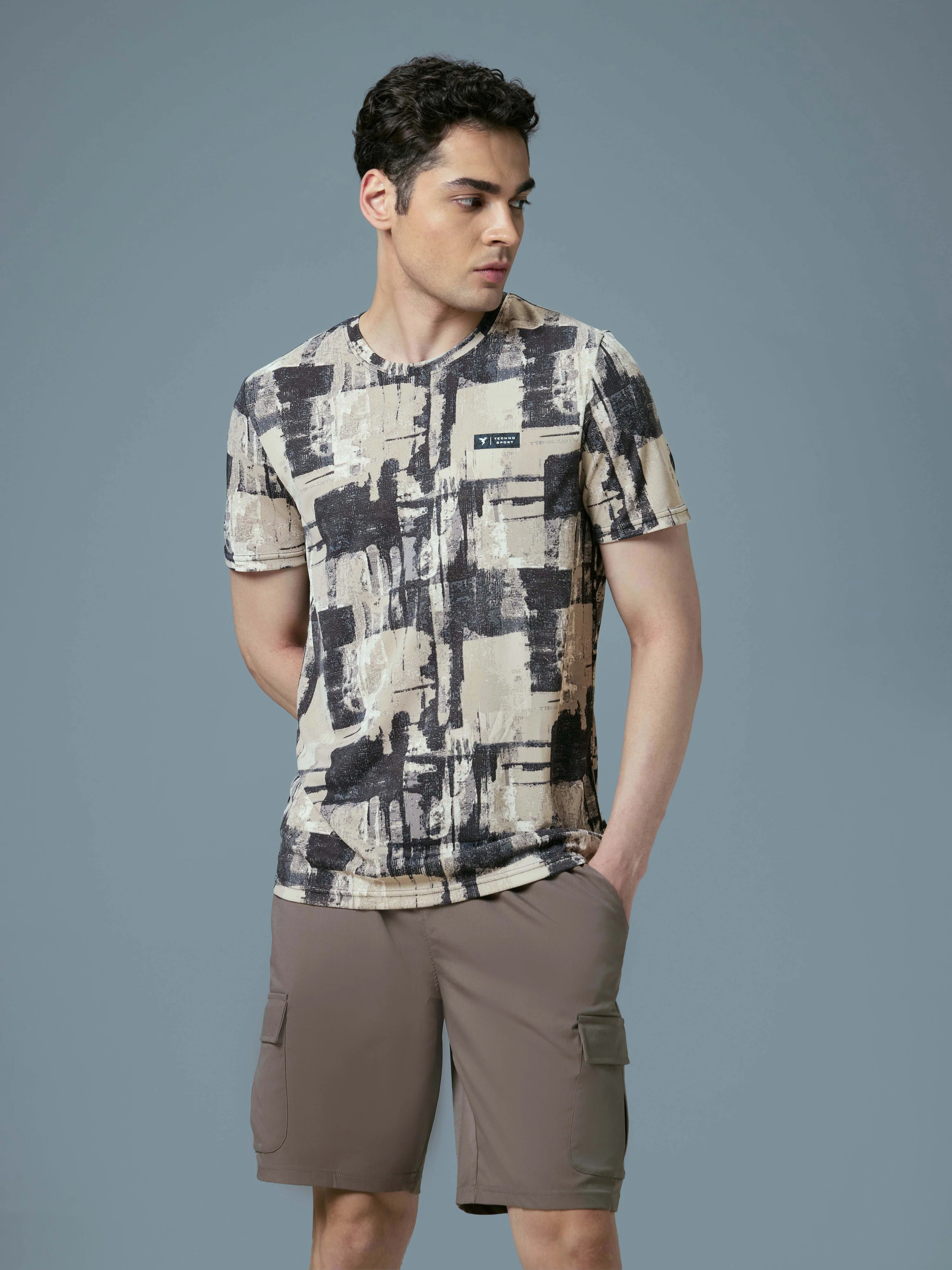 Men Abstract Print Slim Fit Crew Neck T-shirt with TECHNO COOL+ - Image 2