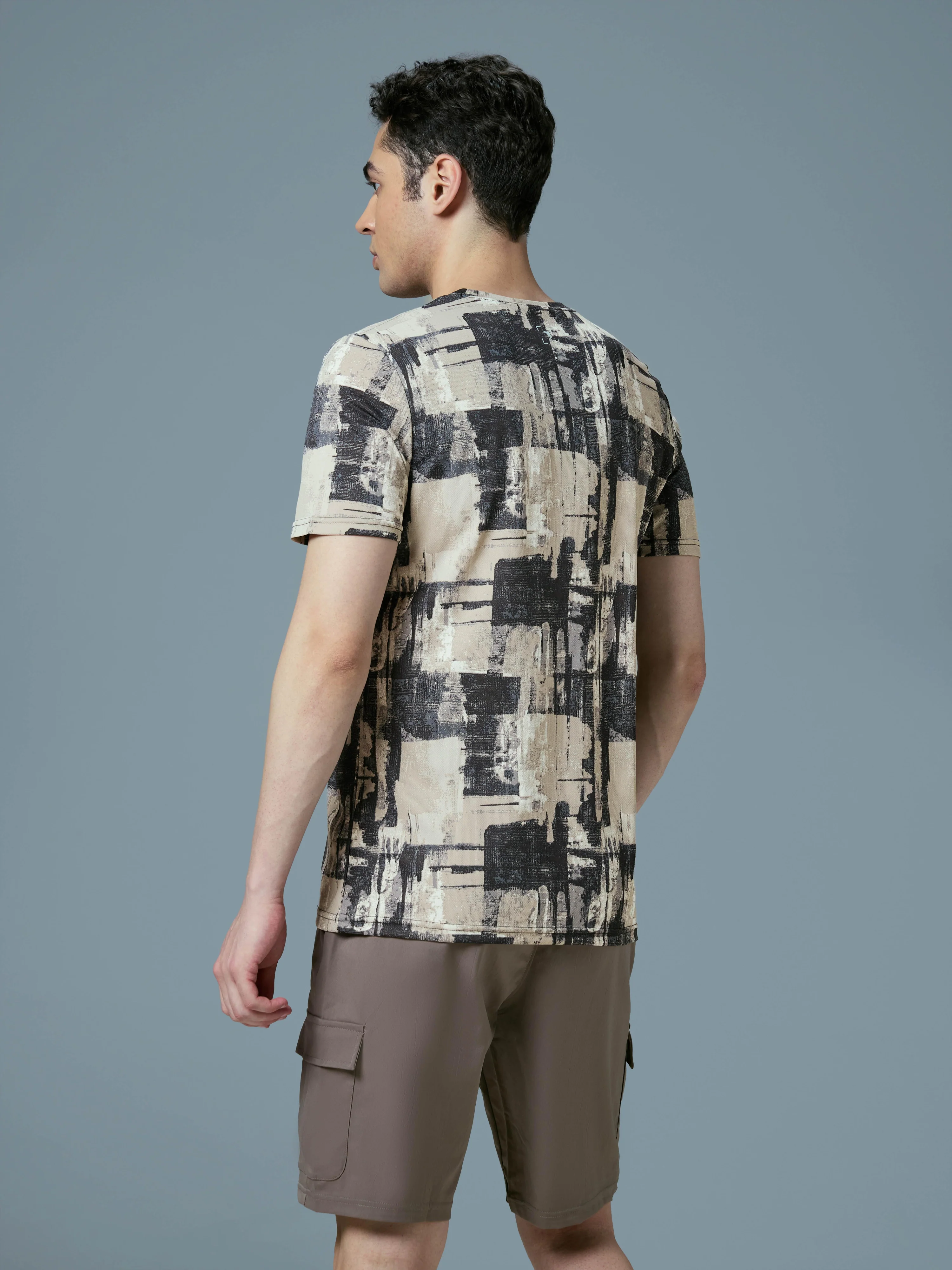 Men Abstract Print Slim Fit Crew Neck T-shirt with TECHNO COOL+ - Image 3