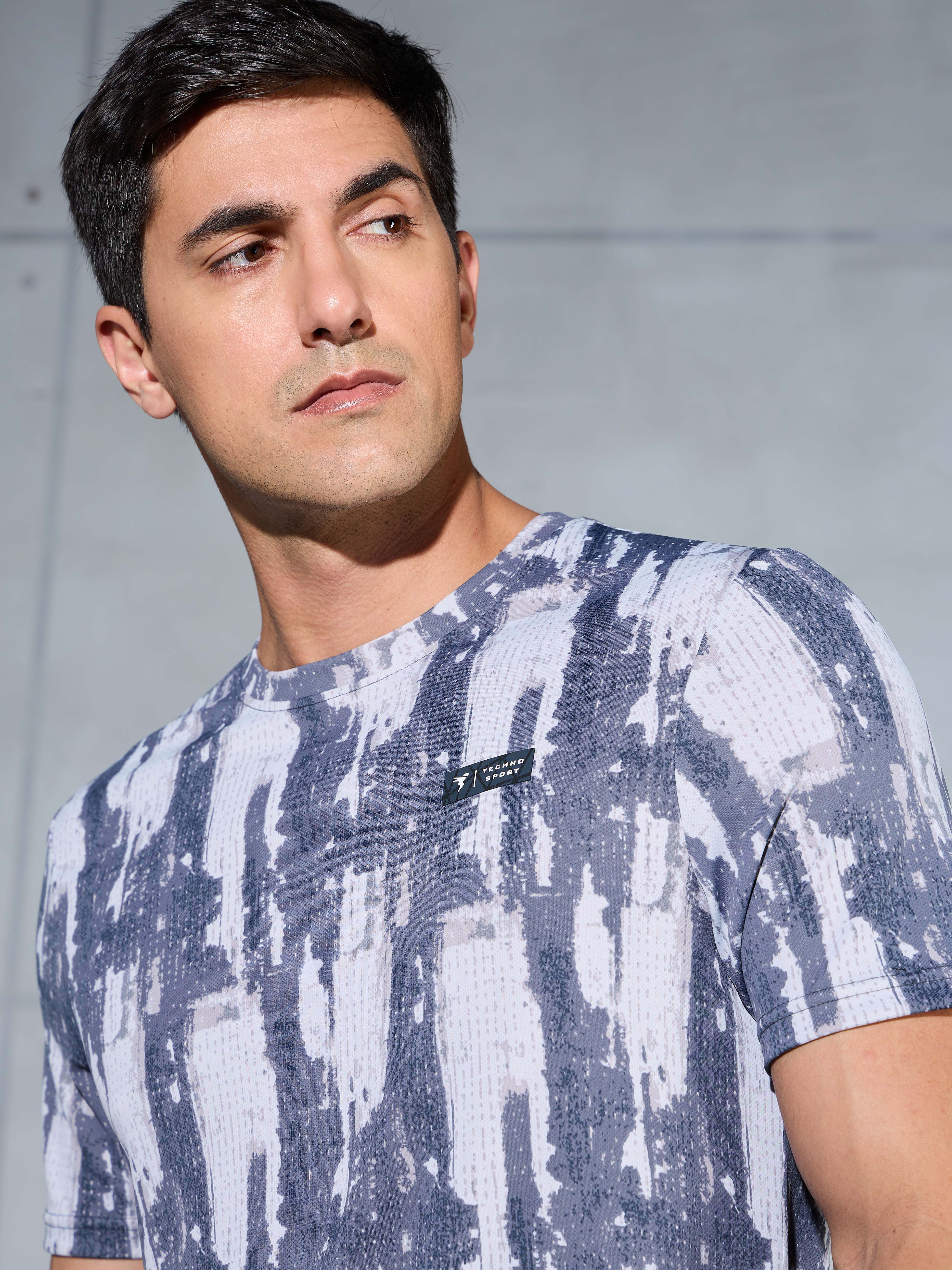 Men Abstract Print Slim Fit Crew Neck T-shirt with TECHNO COOL+ - Image 6