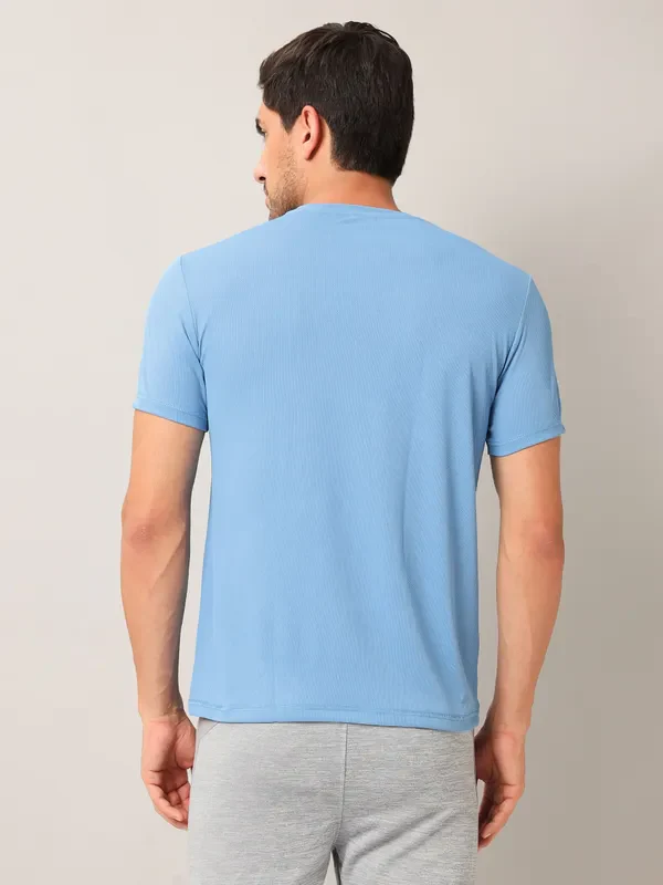 Men Solid Slim Fit Crew Neck T-shirt with TECHNO COOL+ - Image 3