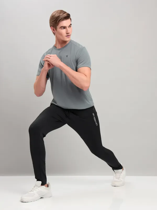 Men Solid Slim Fit Crew Neck T-shirt with TECHNO COOL+ - Image 4