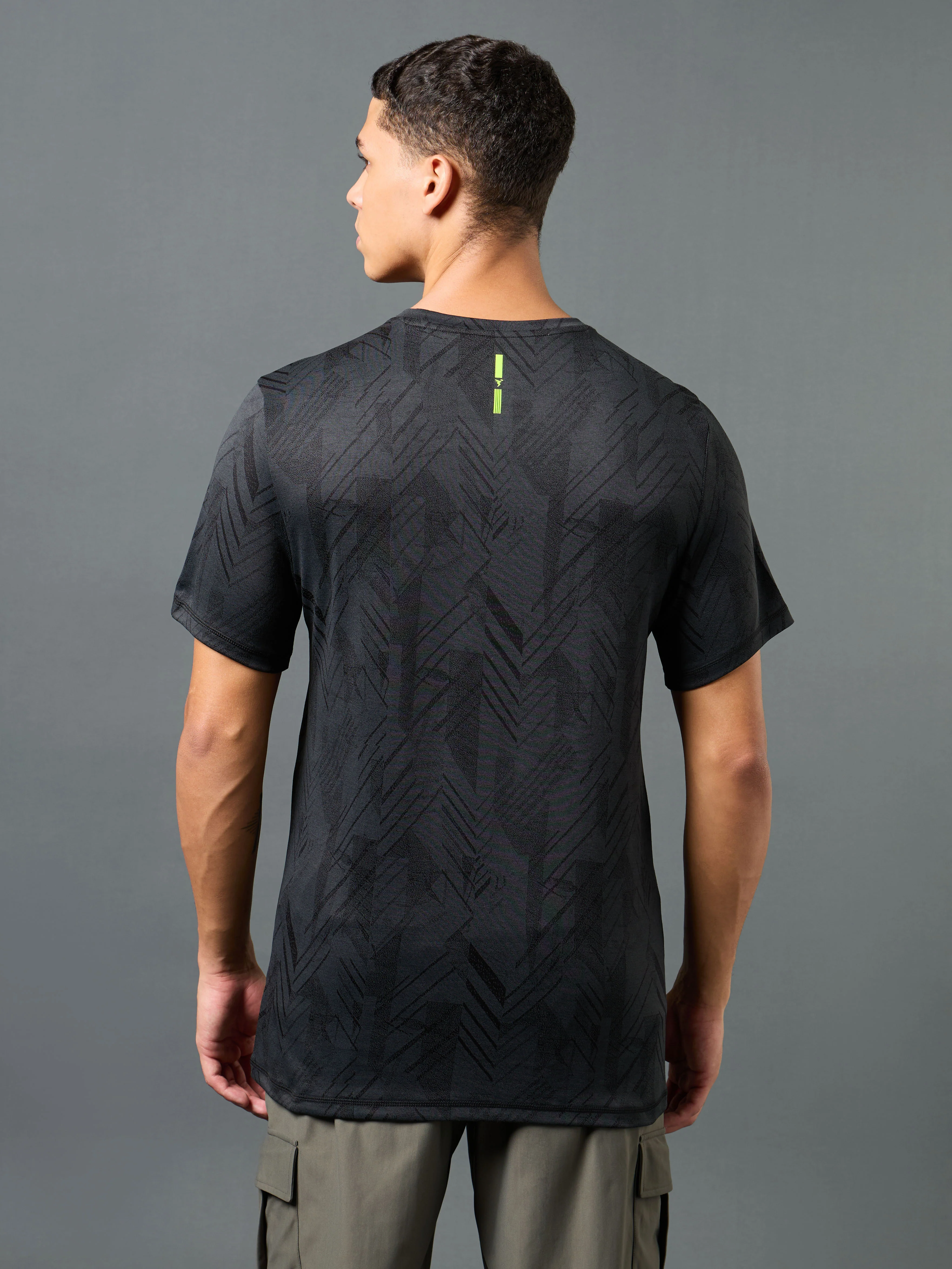 Men Jacquard Slim Fit Crew Neck T-shirt with DOUBLE COOL - Image 3
