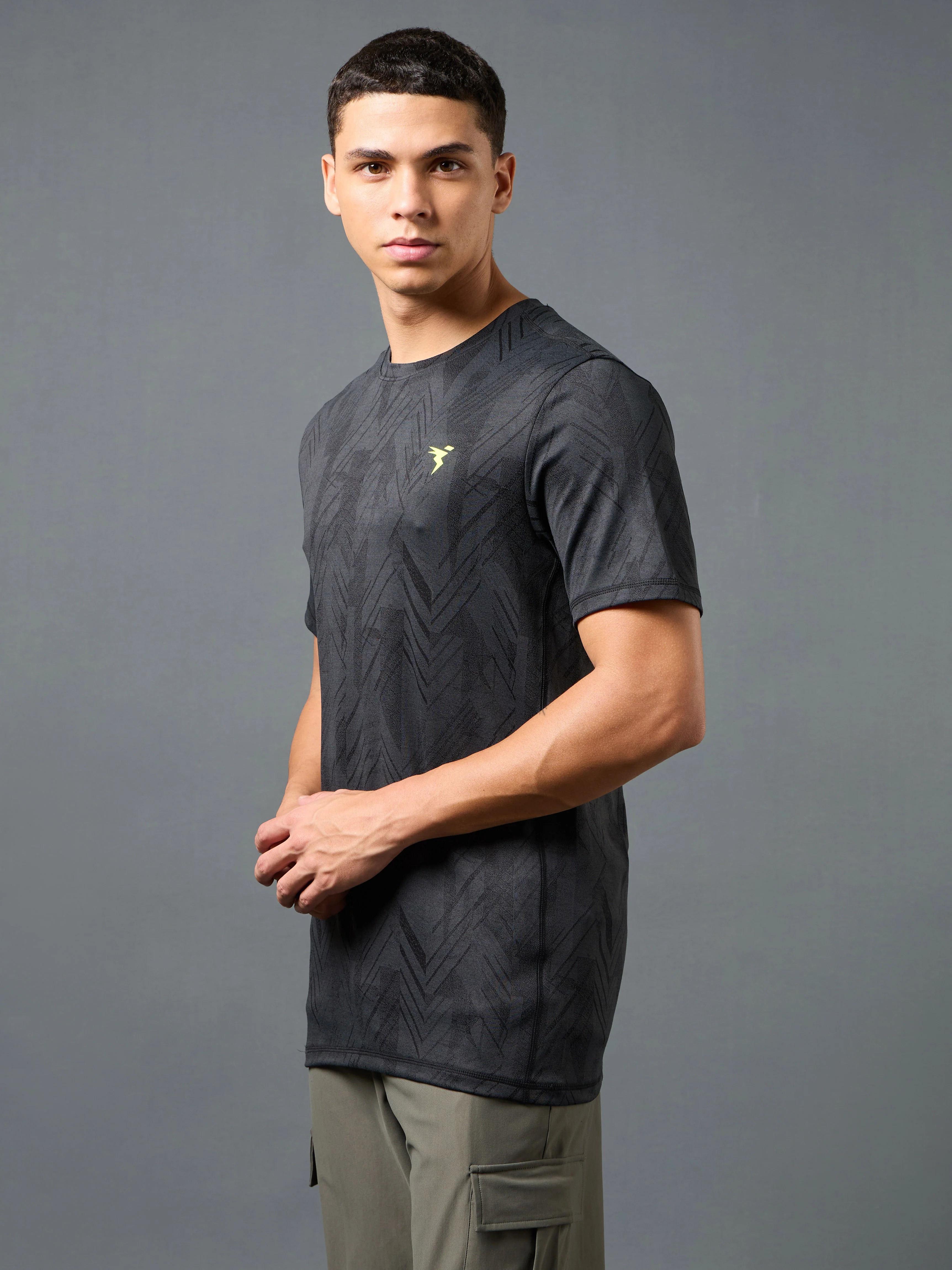 Men Jacquard Slim Fit Crew Neck T-shirt with DOUBLE COOL - Image 4