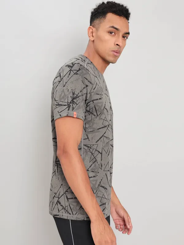 Men Jacquard Slim Fit Crew Neck T-shirt with DOUBLE COOL - Image 4