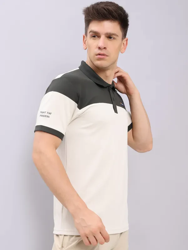 Men Colorblock Slim Fit Polo T-shirt with TECHNO DRY - Image 4