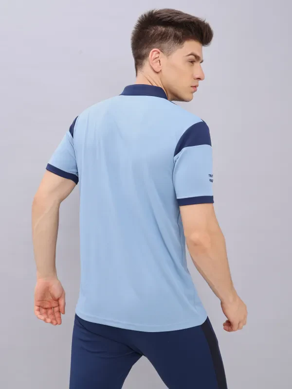 Men Colorblock Slim Fit Polo T-shirt with TECHNO DRY - Image 4