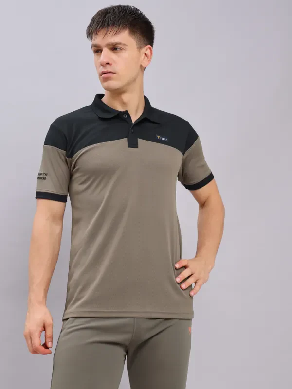 Men Colorblock Slim Fit Polo T-shirt with TECHNO DRY - Image 5