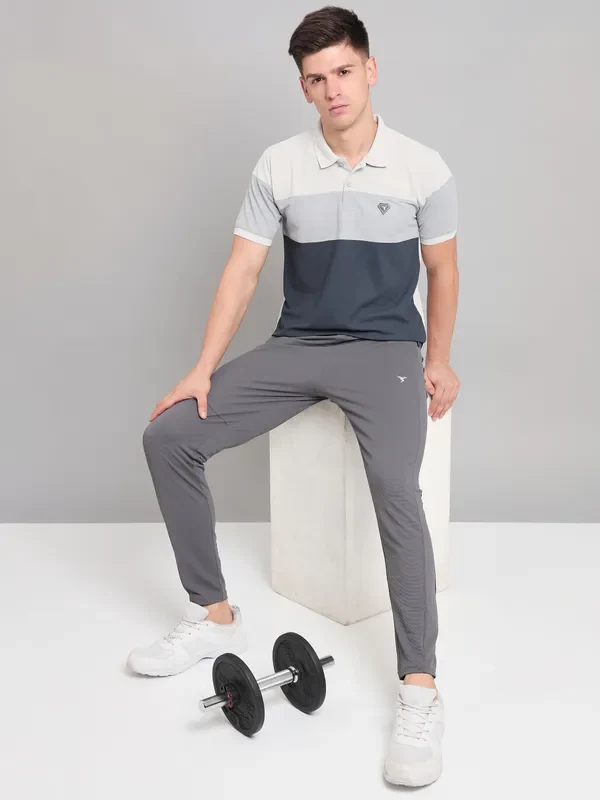 Men Colorblock Slim Fit Polo T-shirt with MATPIQ - Image 3