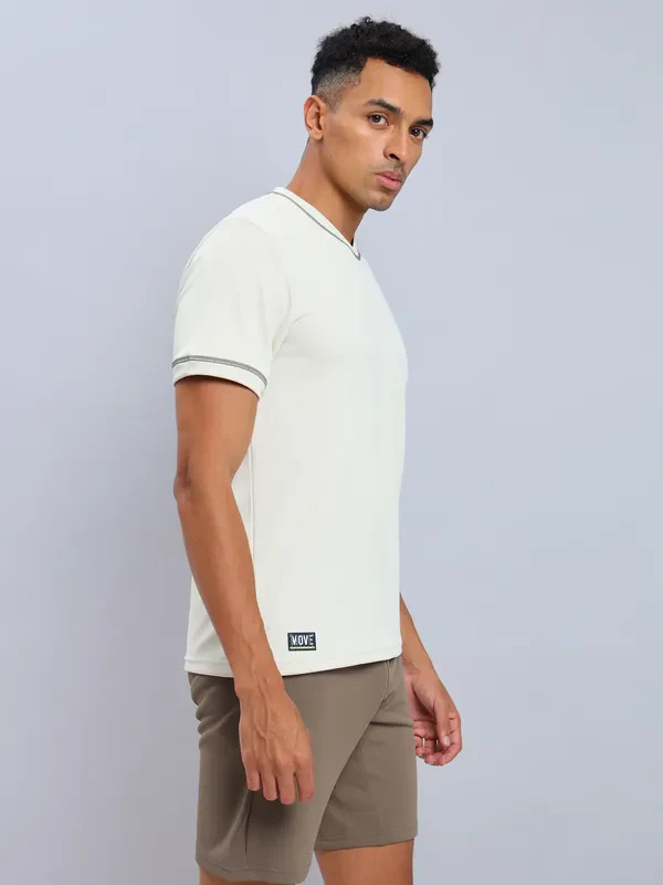 Men Solid Slim Fit V Neck T-shirt with TECHNO COOL+ - Image 4