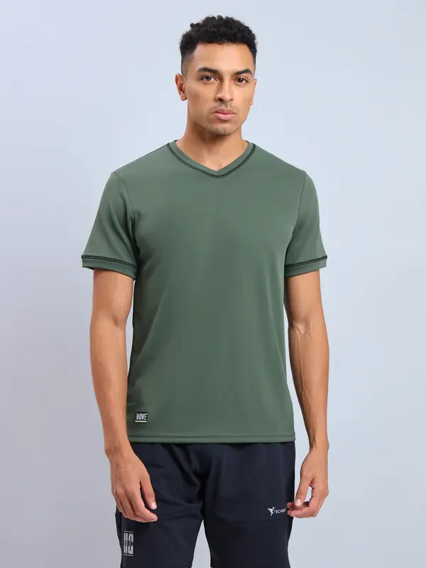 Men Solid Slim Fit V Neck T-shirt with TECHNO COOL+