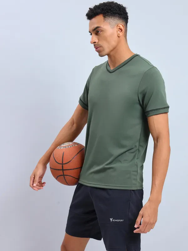 Men Solid Slim Fit V Neck T-shirt with TECHNO COOL+ - Image 4
