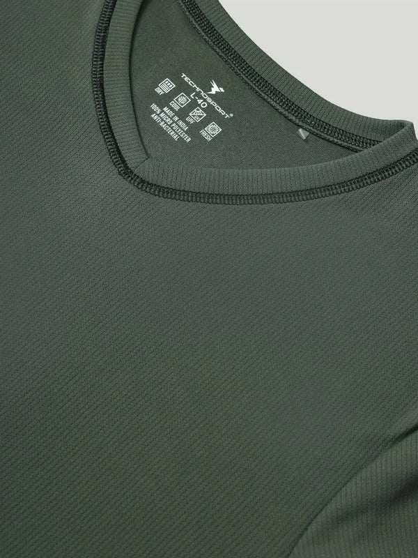 Men Solid Slim Fit V Neck T-shirt with TECHNO COOL+ - Image 8
