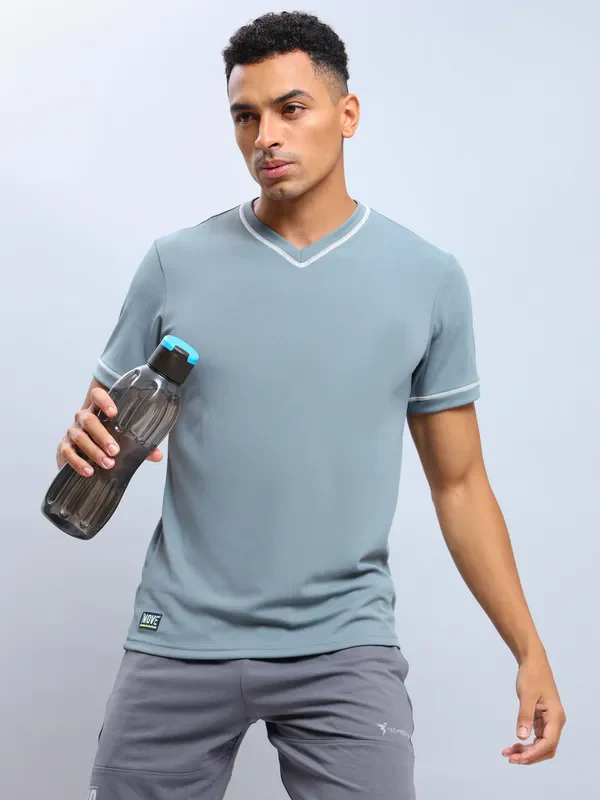 Men Solid Slim Fit V Neck T-shirt with TECHNO COOL+