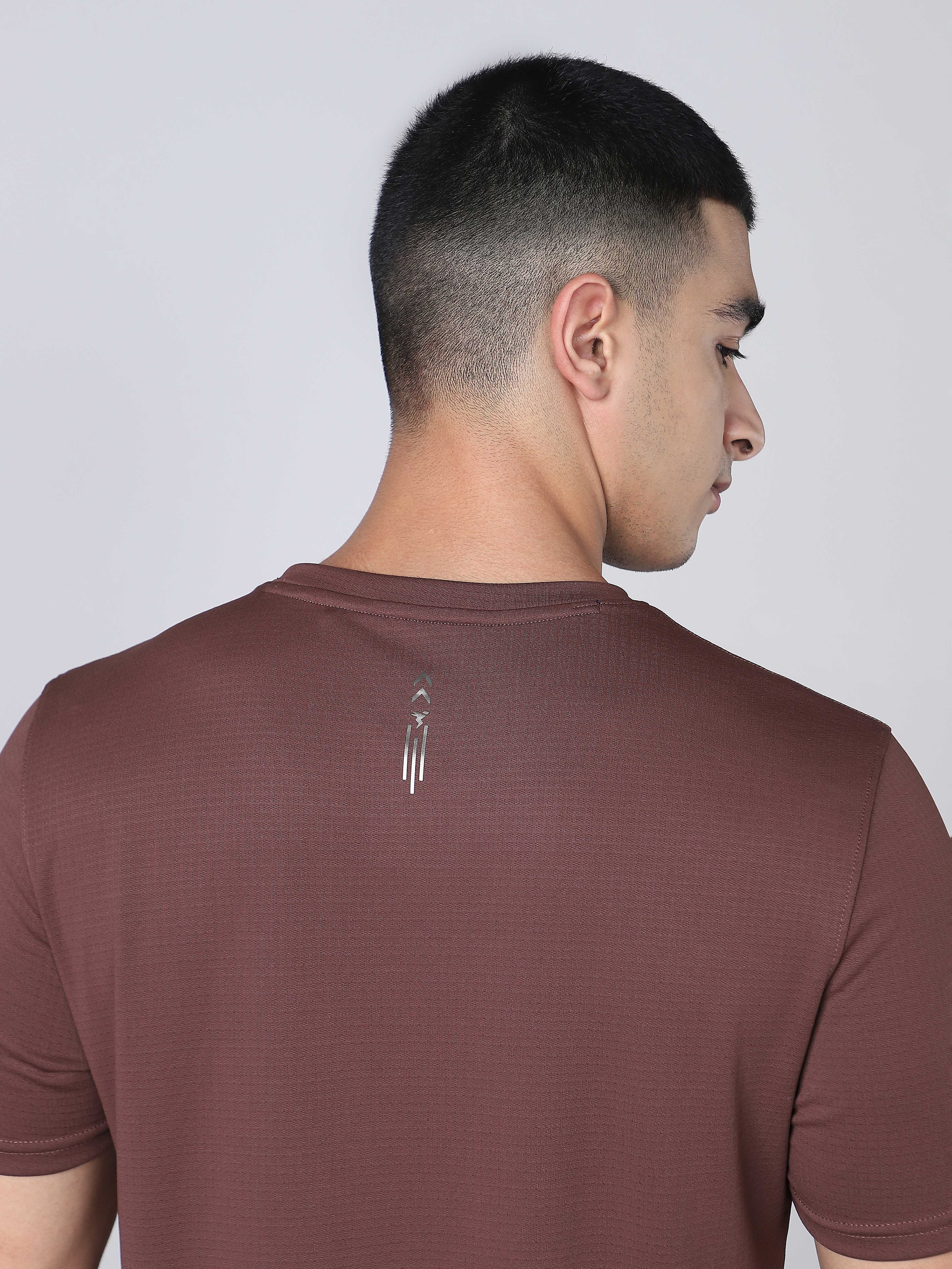 Men Printed Regular Fit Crew Neck T-shirt with TECHNO COOL+ - Image 8