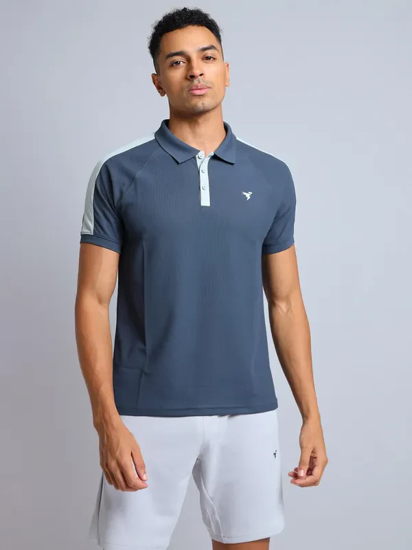 Men Colorblock Slim Fit Polo T-shirt with MATPIQ