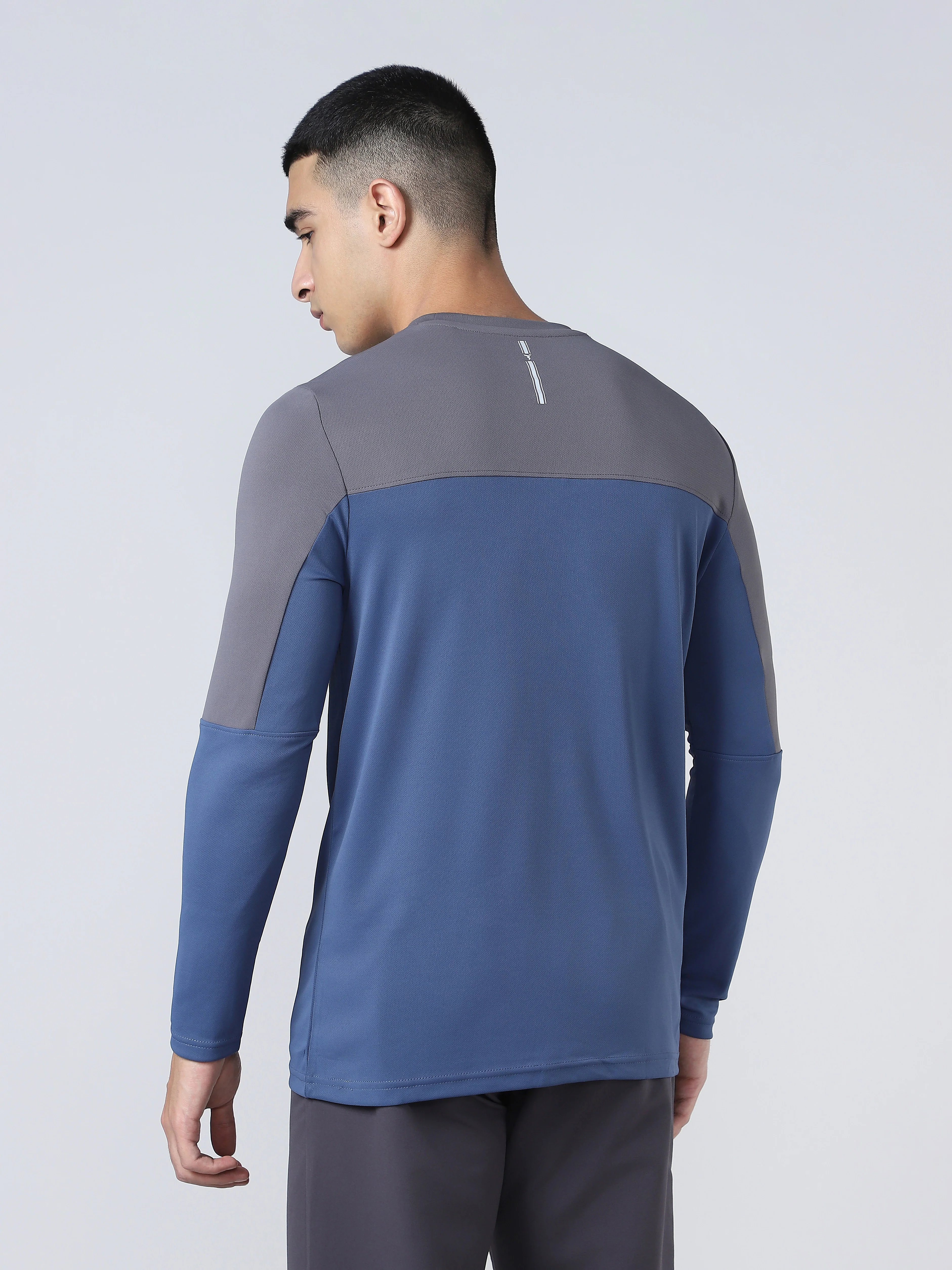 Men Colorblock Slim Fit Crew Neck T-shirt with TECHNO COOL+ - Image 2