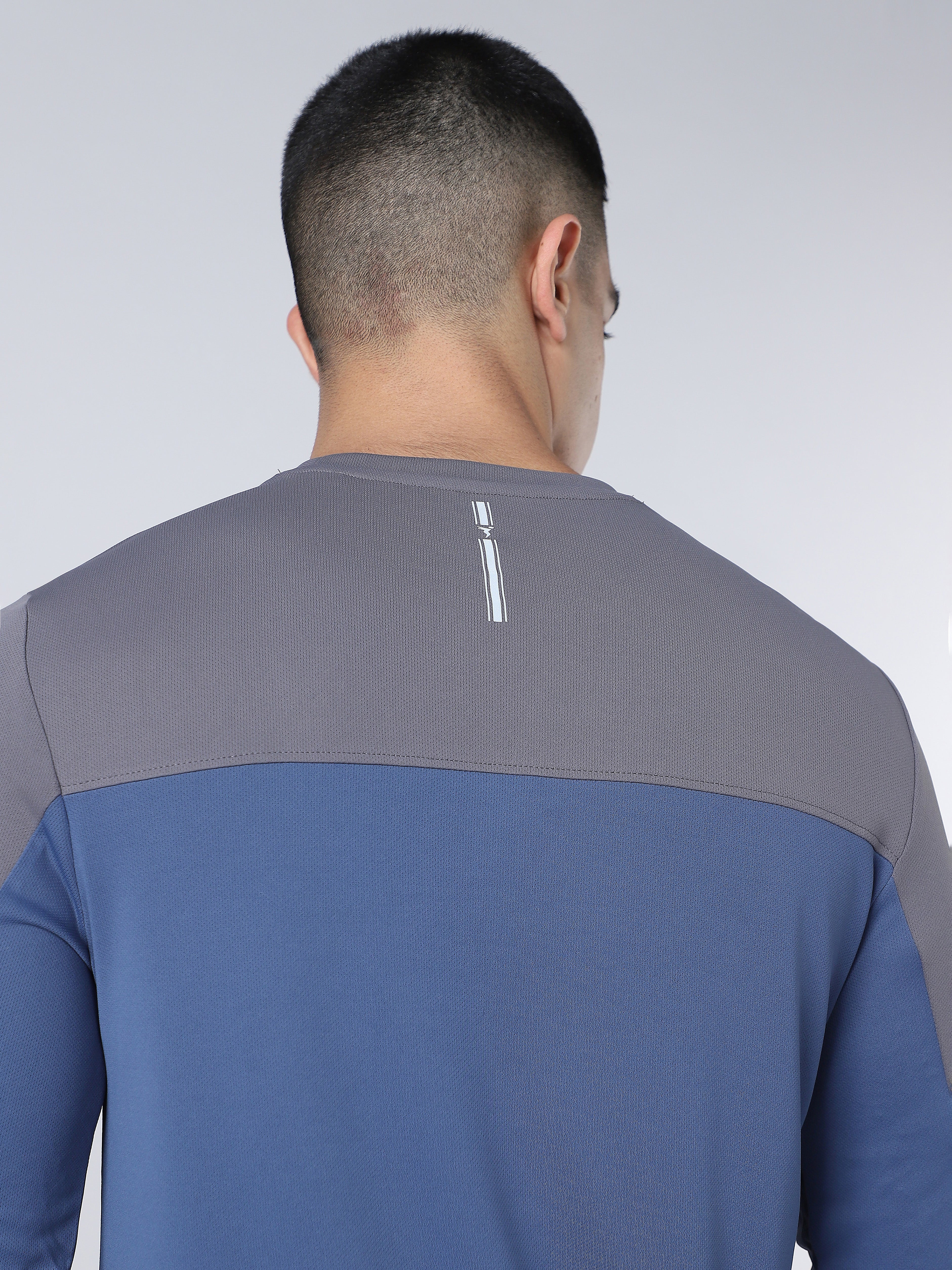 Men Colorblock Slim Fit Crew Neck T-shirt with TECHNO COOL+ - Image 8
