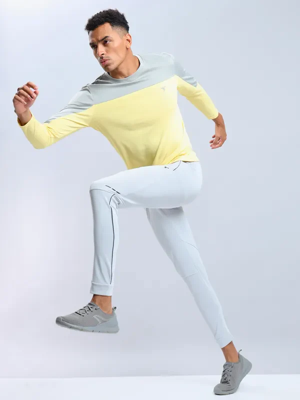 Men Colorblock Slim Fit Crew Neck T-shirt with TECHNO COOL+ - Image 5