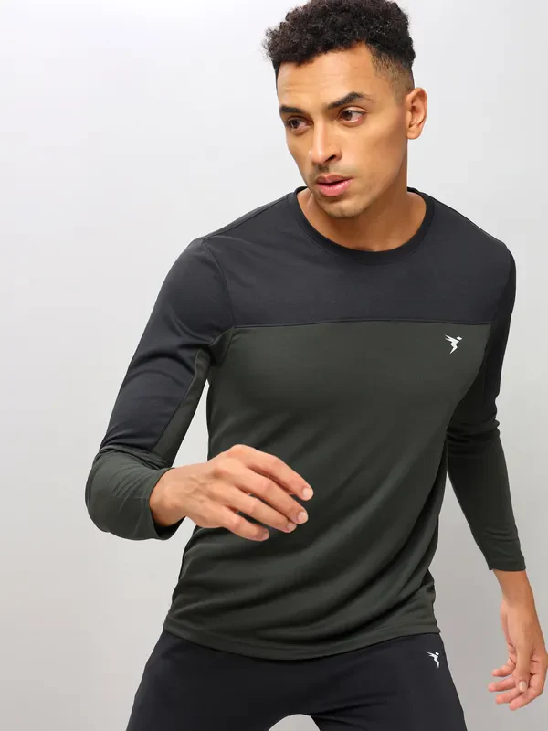 Men Colorblock Slim Fit Crew Neck T-shirt with TECHNO COOL+