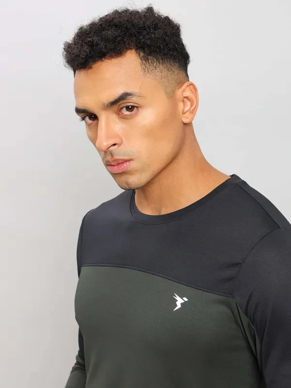 Men Colorblock Slim Fit Crew Neck T-shirt with TECHNO COOL+ - Image 6