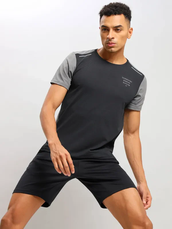 Men Solid Slim Fit Crew Neck T-shirt with ELASTO PLUS - Image 2