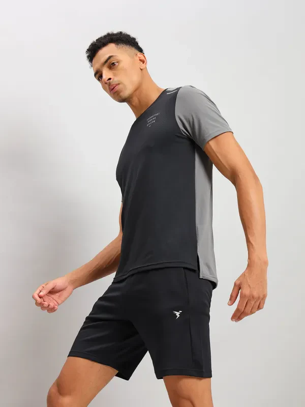 Men Solid Slim Fit Crew Neck T-shirt with ELASTO PLUS - Image 4