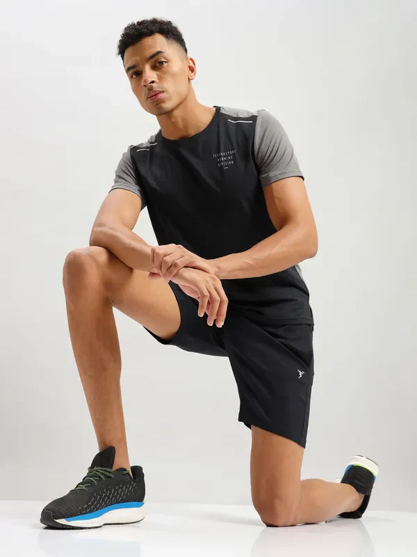 Men Solid Slim Fit Crew Neck T-shirt with ELASTO PLUS - Image 5
